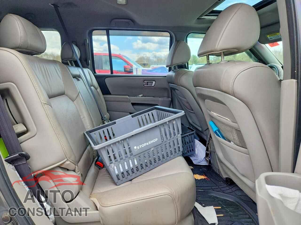 HONDA PILOT 2011 - 5FNYF4H55BB046405