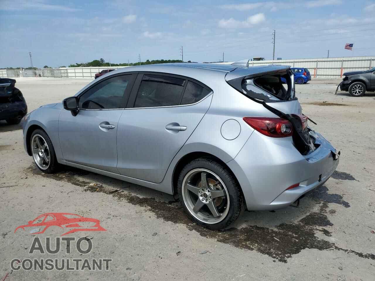 MAZDA 3 2018 - 3MZBN1M33JM179876