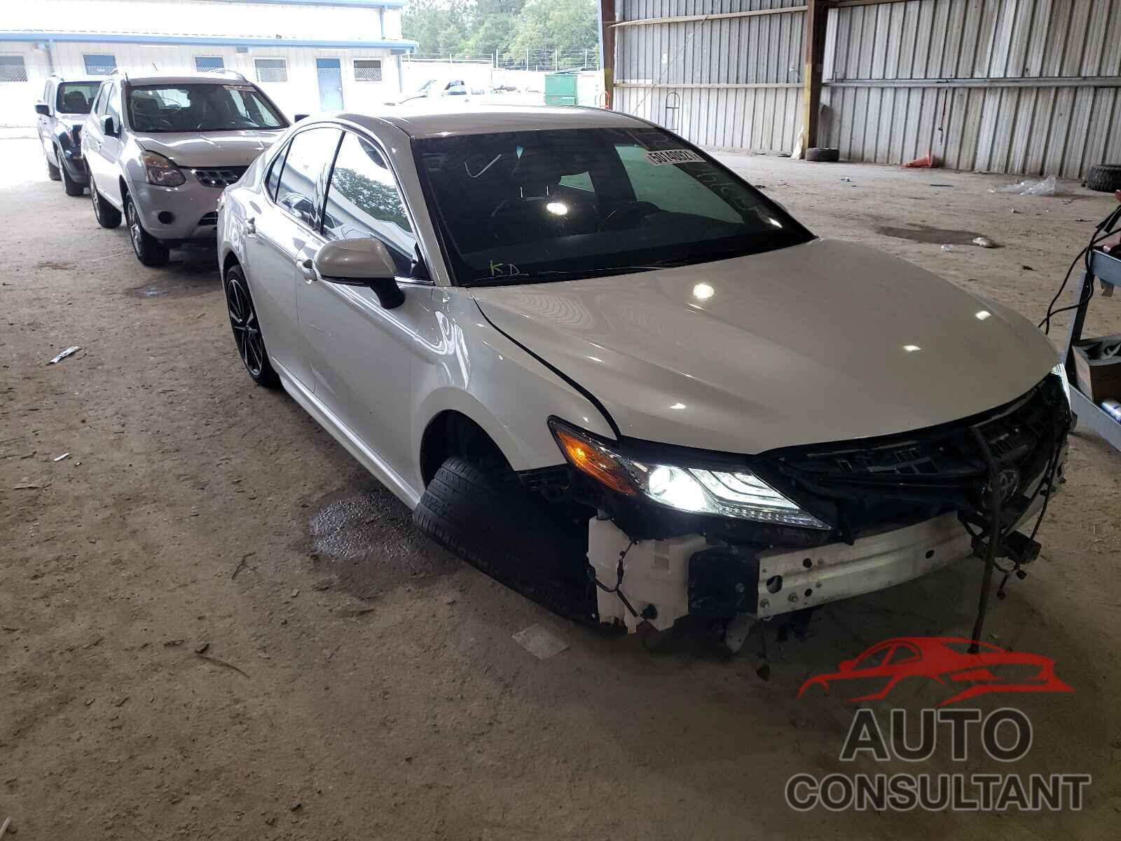 TOYOTA CAMRY 2018 - 4T1B61HK4JU006070