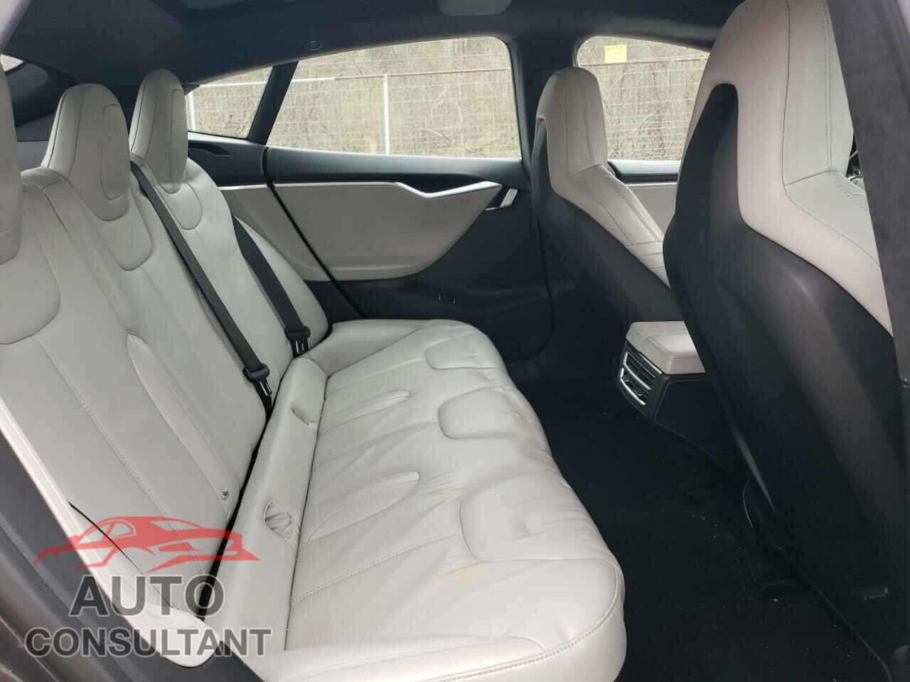 TESLA MODEL S 2016 - 5YJSA1E24GF130087