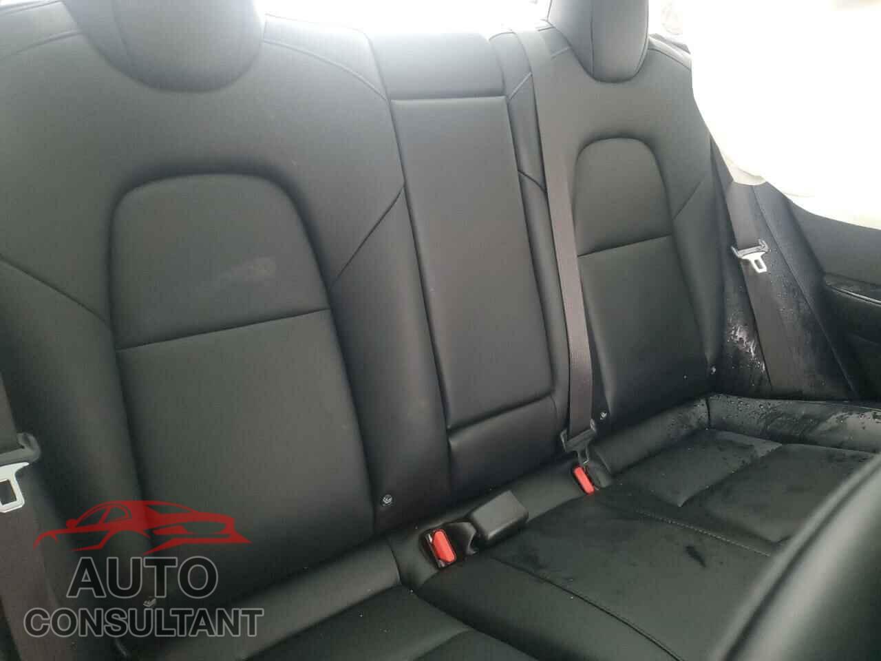 TESLA MODEL 3 2018 - 5YJ3E1EB8JF093240