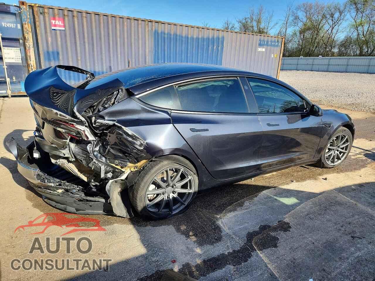 TESLA MODEL 3 2024 - 5YJ3E1EB3RF735228