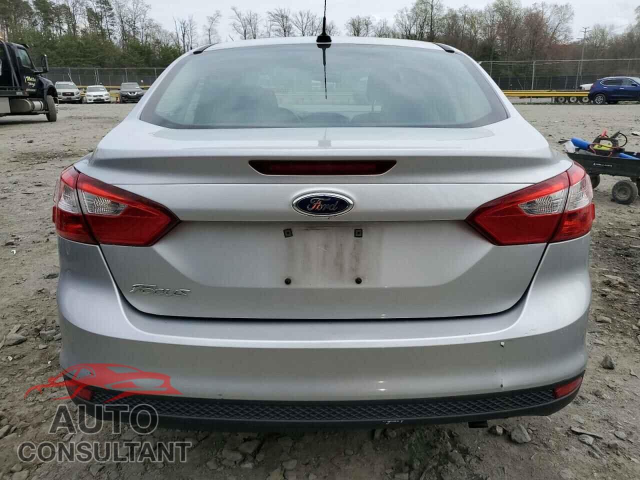 FORD FOCUS 2014 - 1FADP3E29EL172435
