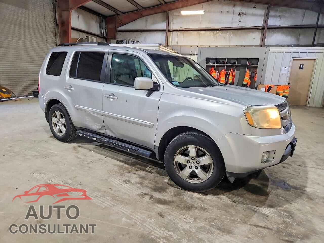 HONDA PILOT 2011 - 5FNYF4H50BB059210