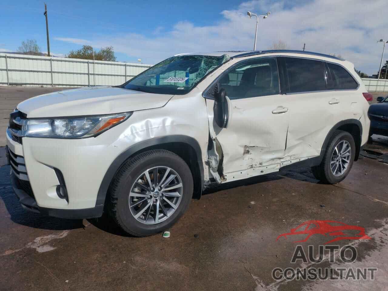 TOYOTA HIGHLANDER 2019 - 5TDJZRFH1KS710018