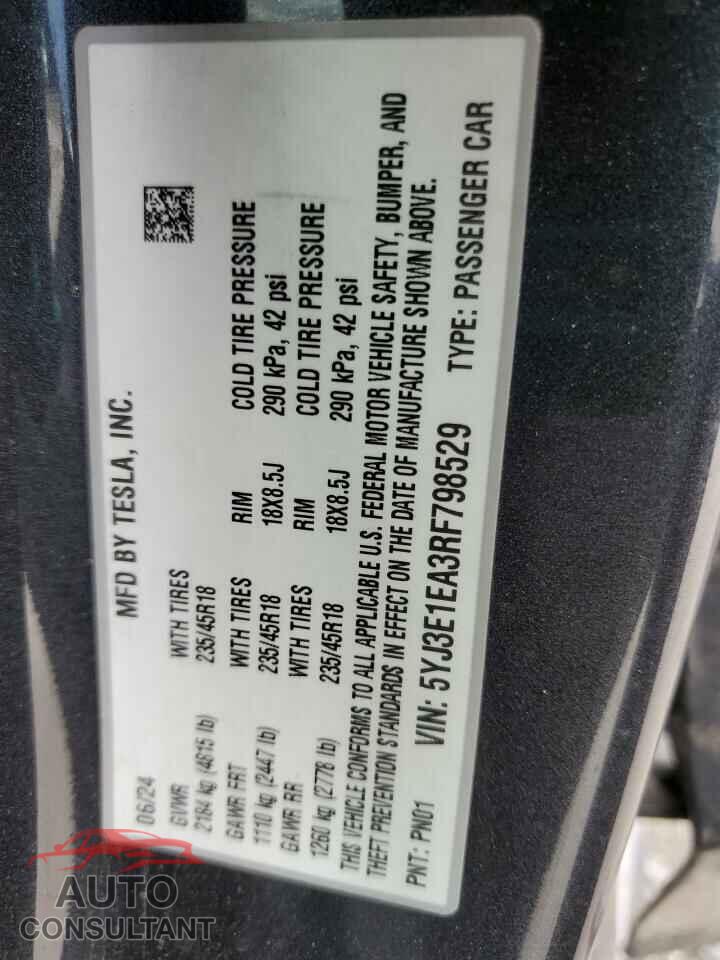 TESLA MODEL 3 2024 - 5YJ3E1EA3RF798529