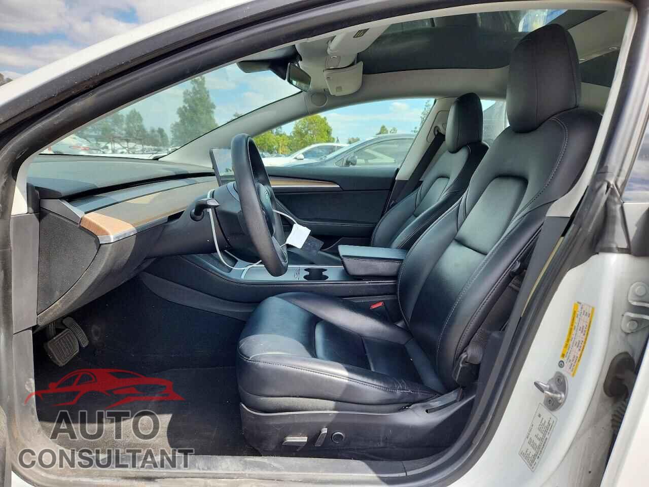 TESLA MODEL 3 2021 - 5YJ3E1EAXMF052099