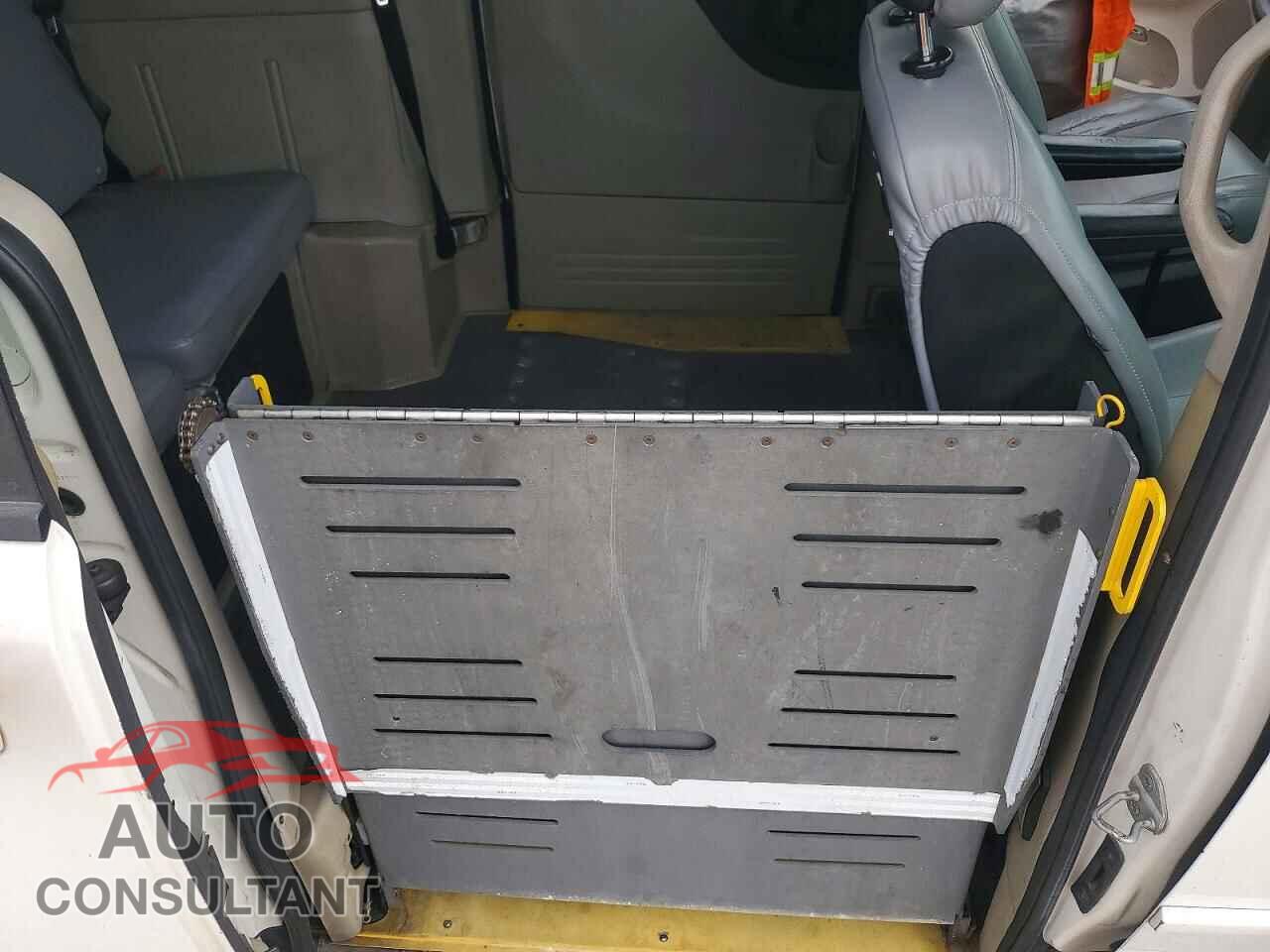 DODGE CARAVAN 2011 - 2D4RN4DG0BR770038