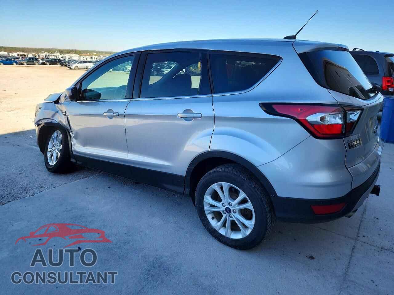FORD ESCAPE 2017 - 1FMCU9G91HUF10996