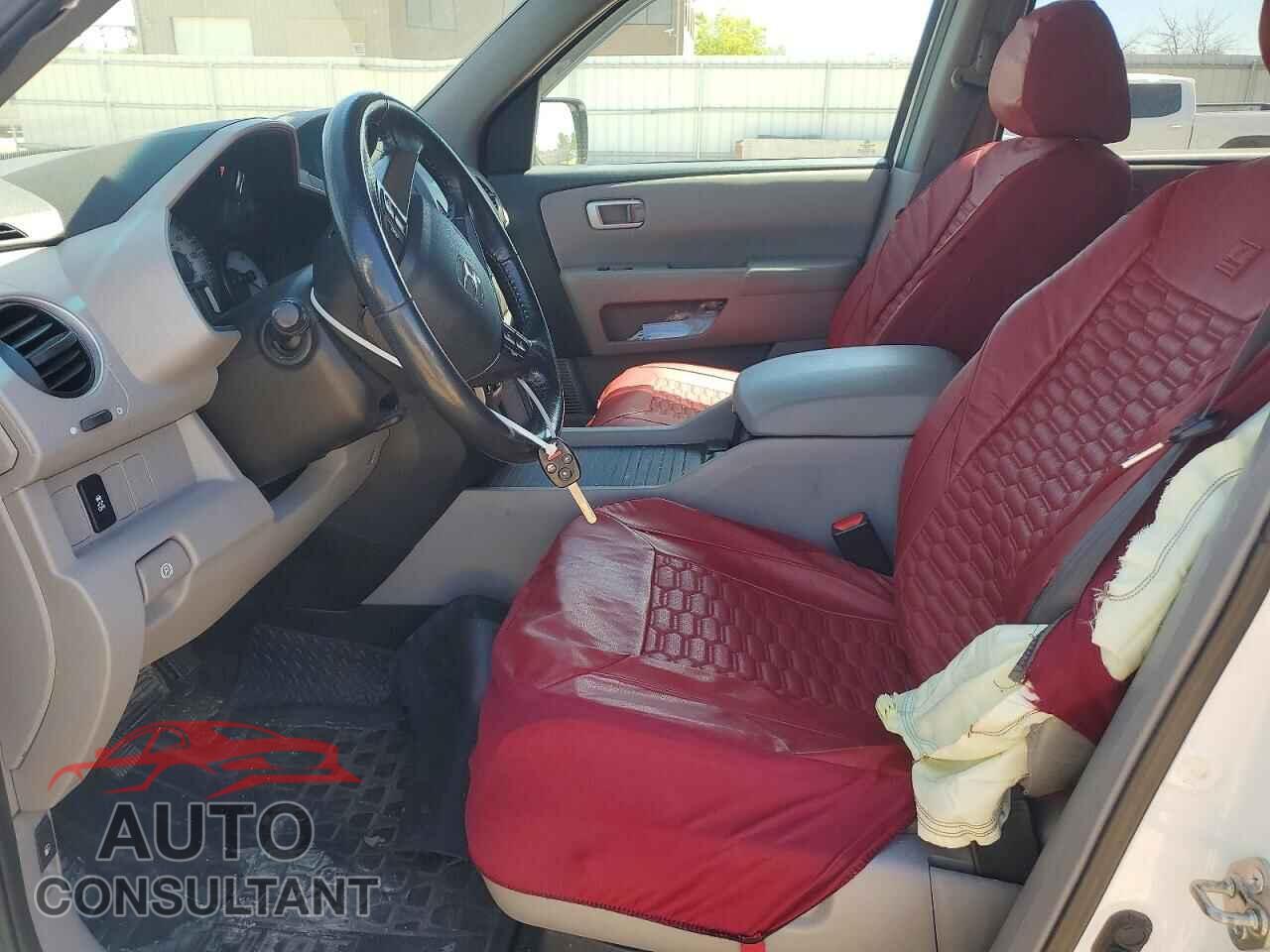 HONDA PILOT 2015 - 5FNYF4H52FB026635