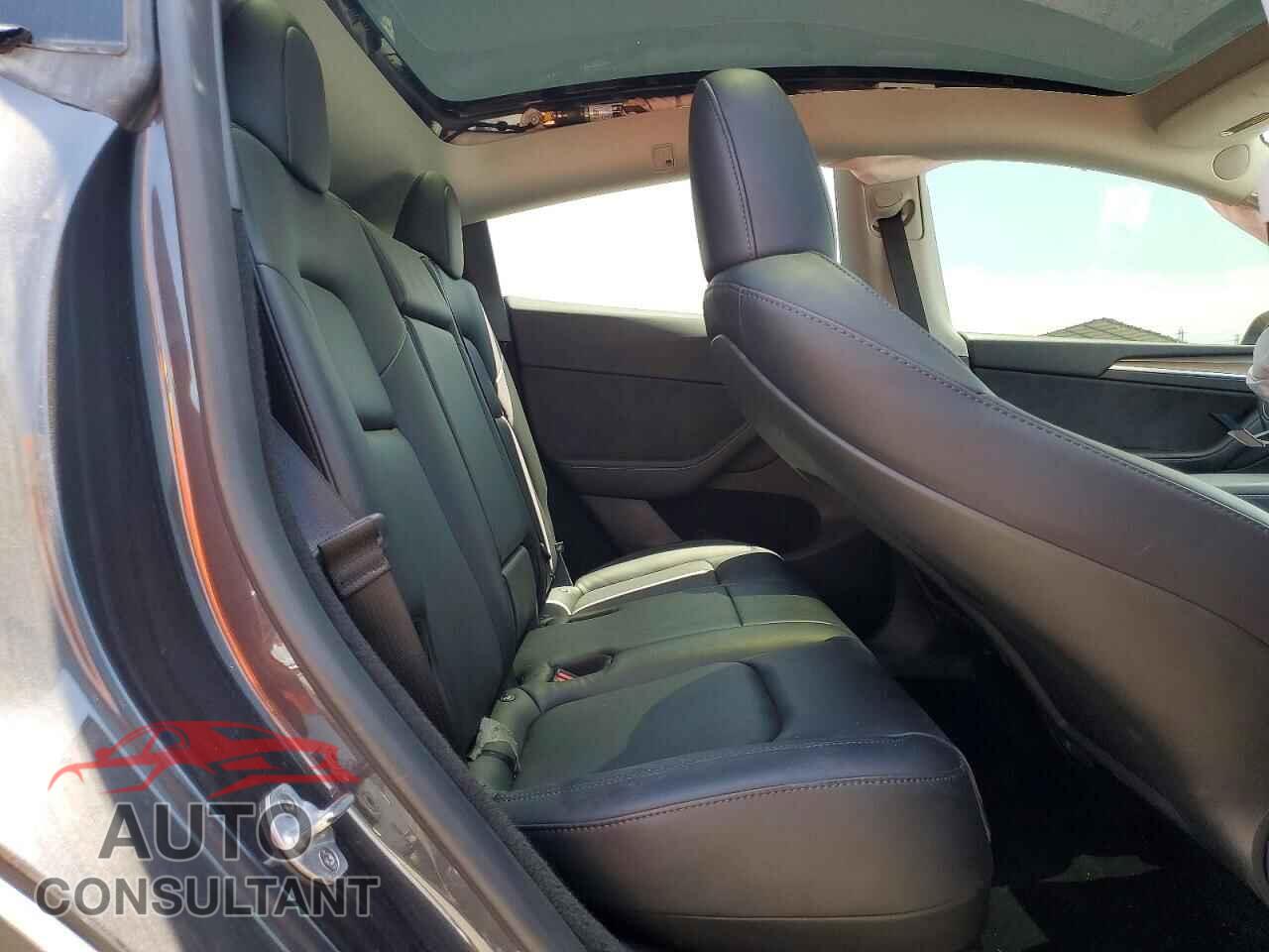 TESLA MODEL Y 2024 - 7SAYGDEE2RF089727