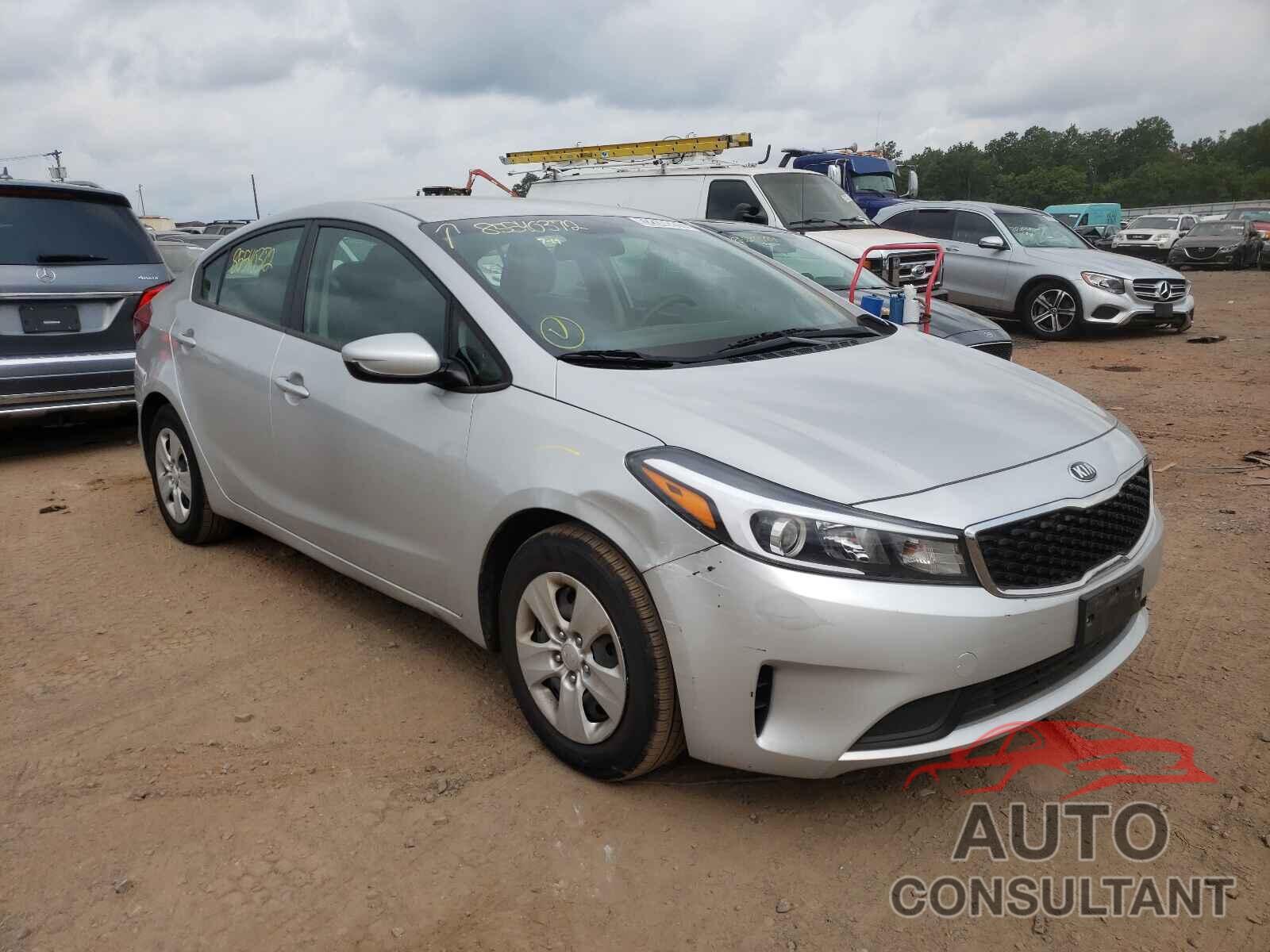 KIA FORTE 2018 - 3KPFK4A74JE257873