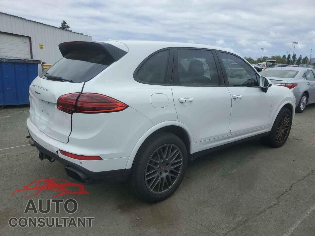 PORSCHE CAYENNE 2017 - WP1AA2A29HKA85075