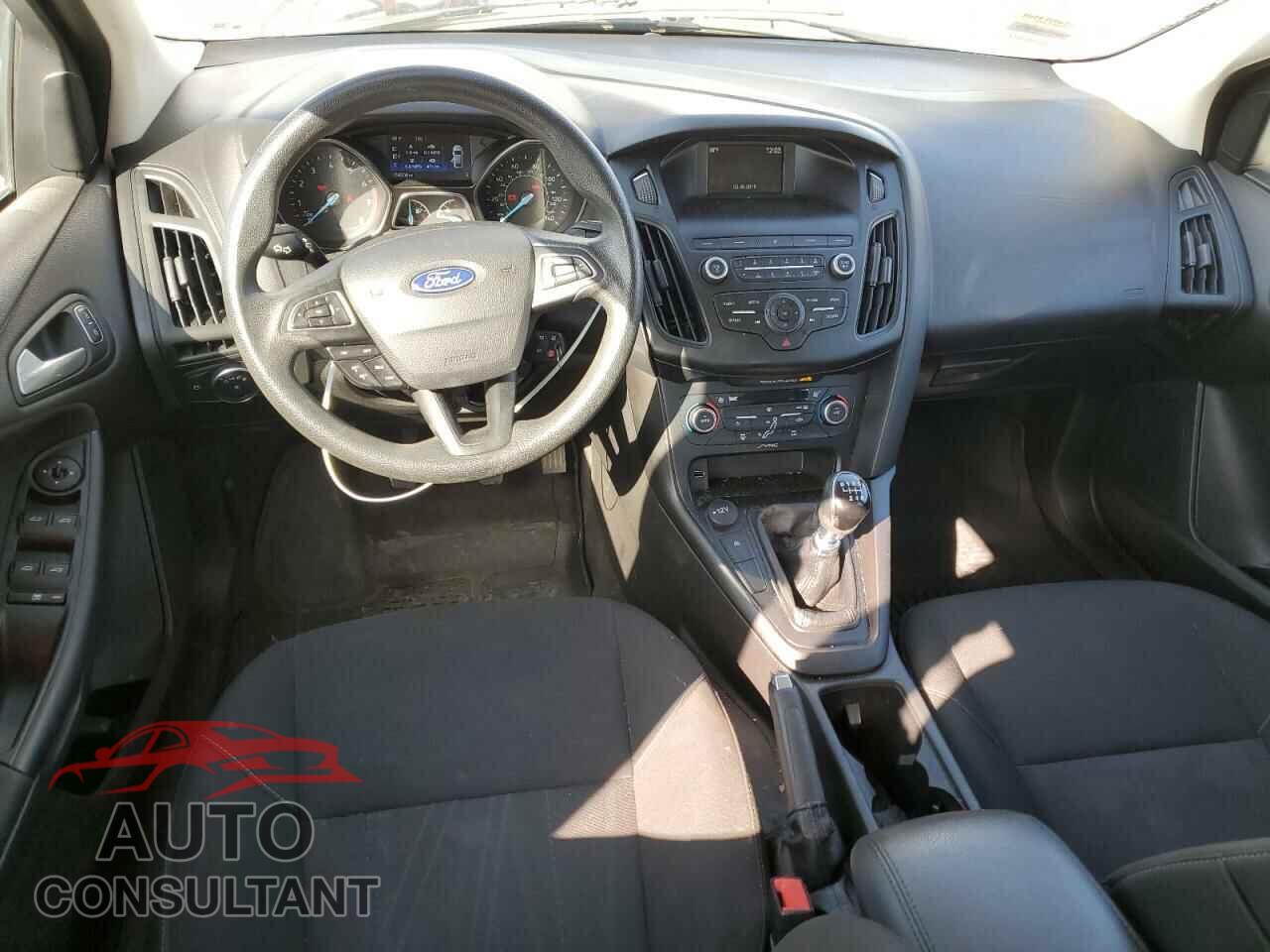 FORD FOCUS 2018 - 1FADP3FE6JL293572