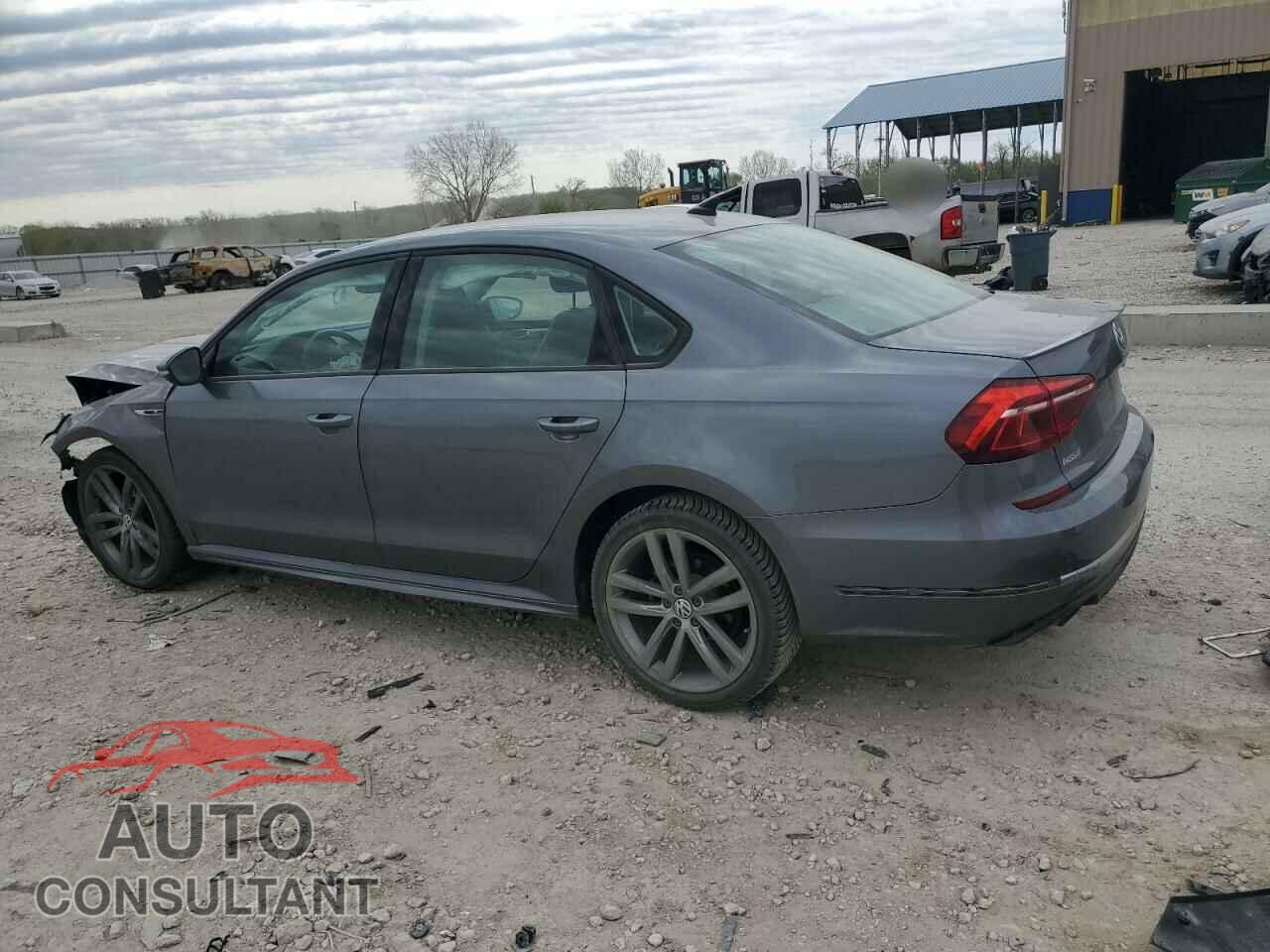 VOLKSWAGEN PASSAT 2018 - 1VWAA7A38JC013076