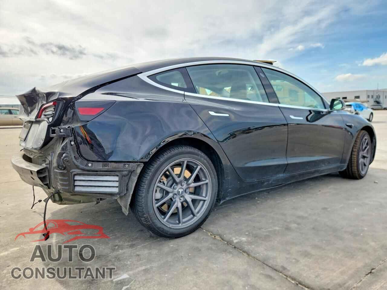 TESLA MODEL 3 2018 - 5YJ3E1EAXJF152943
