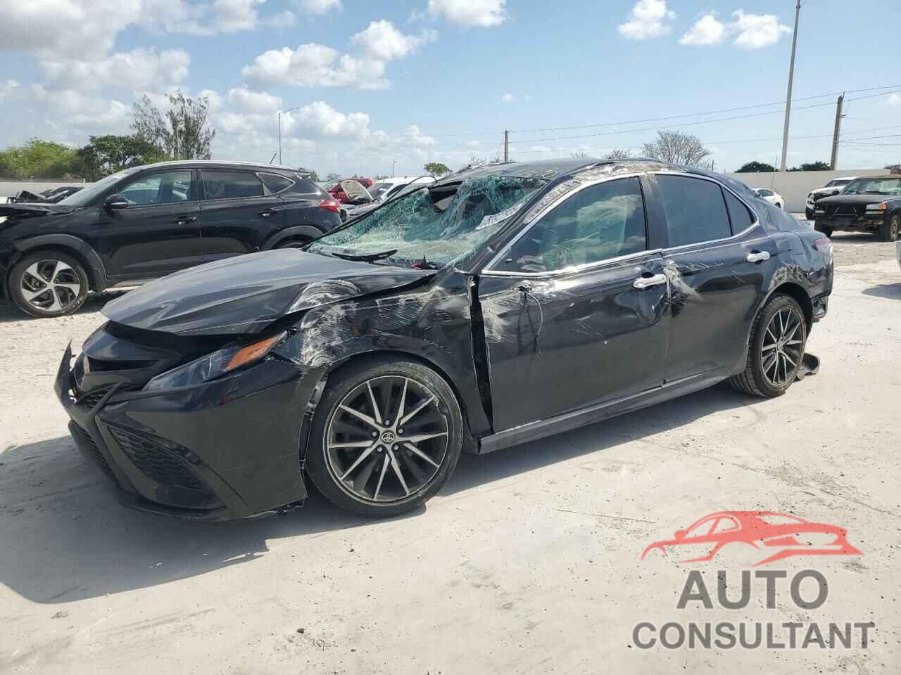 TOYOTA CAMRY 2021 - 4T1G11AK3MU526571