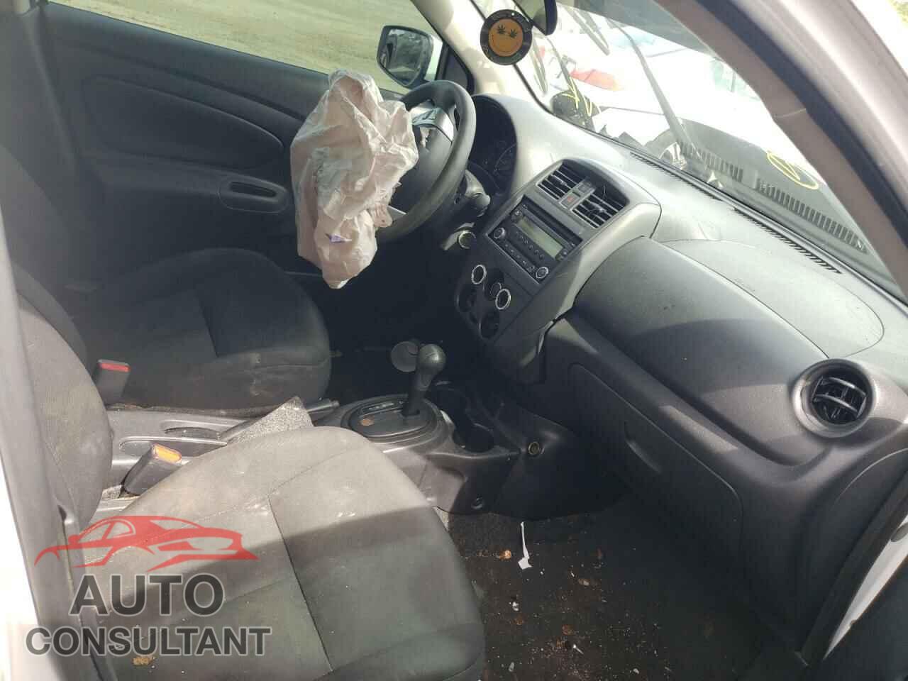 NISSAN VERSA 2017 - 3N1CN7AP1HL901026