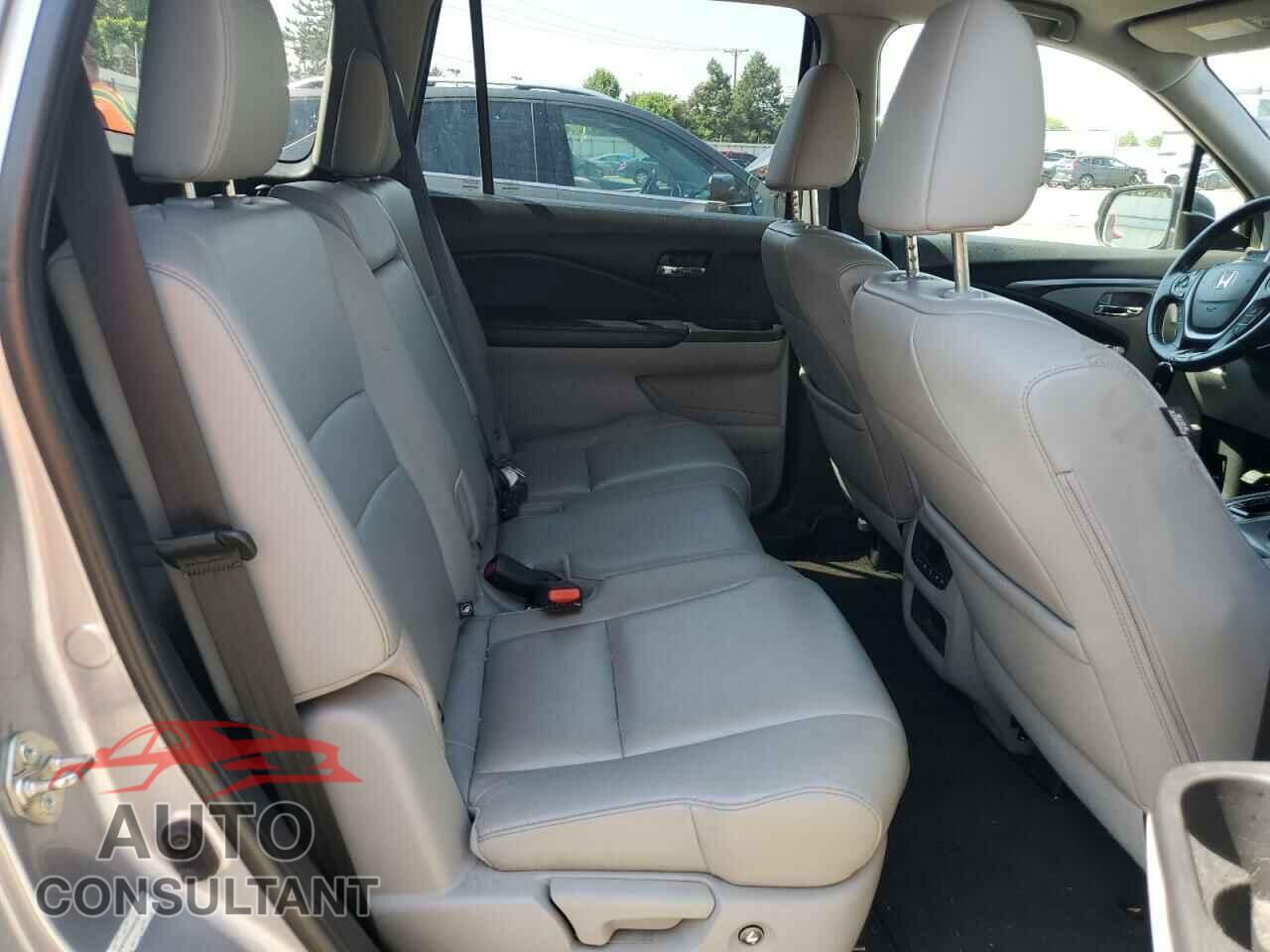 HONDA PILOT 2016 - 5FNYF6H54GB016010
