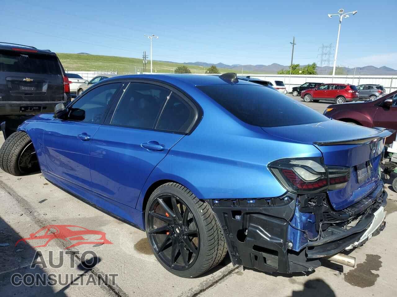 BMW 3 SERIES 2017 - WBA8B7C38HK806600