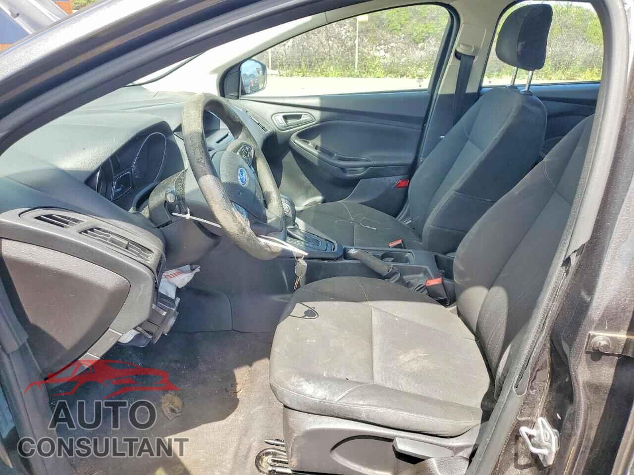 FORD FOCUS 2015 - 1FADP3E21FL286379