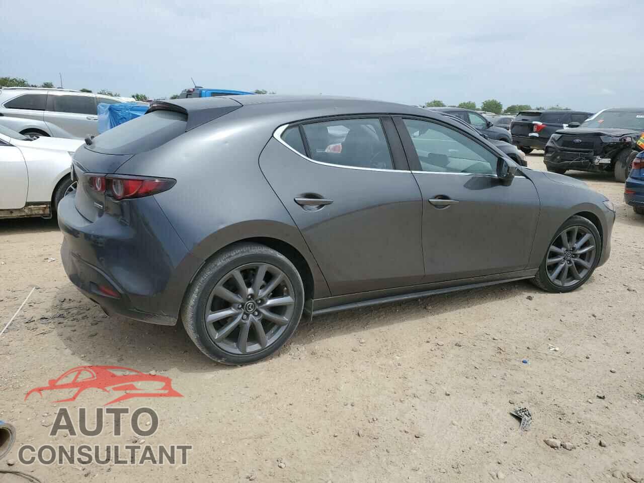 MAZDA 3 2021 - JM1BPAKL9M1301934