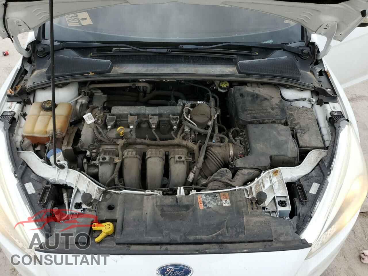 FORD FOCUS 2015 - 1FADP3F26FL351077