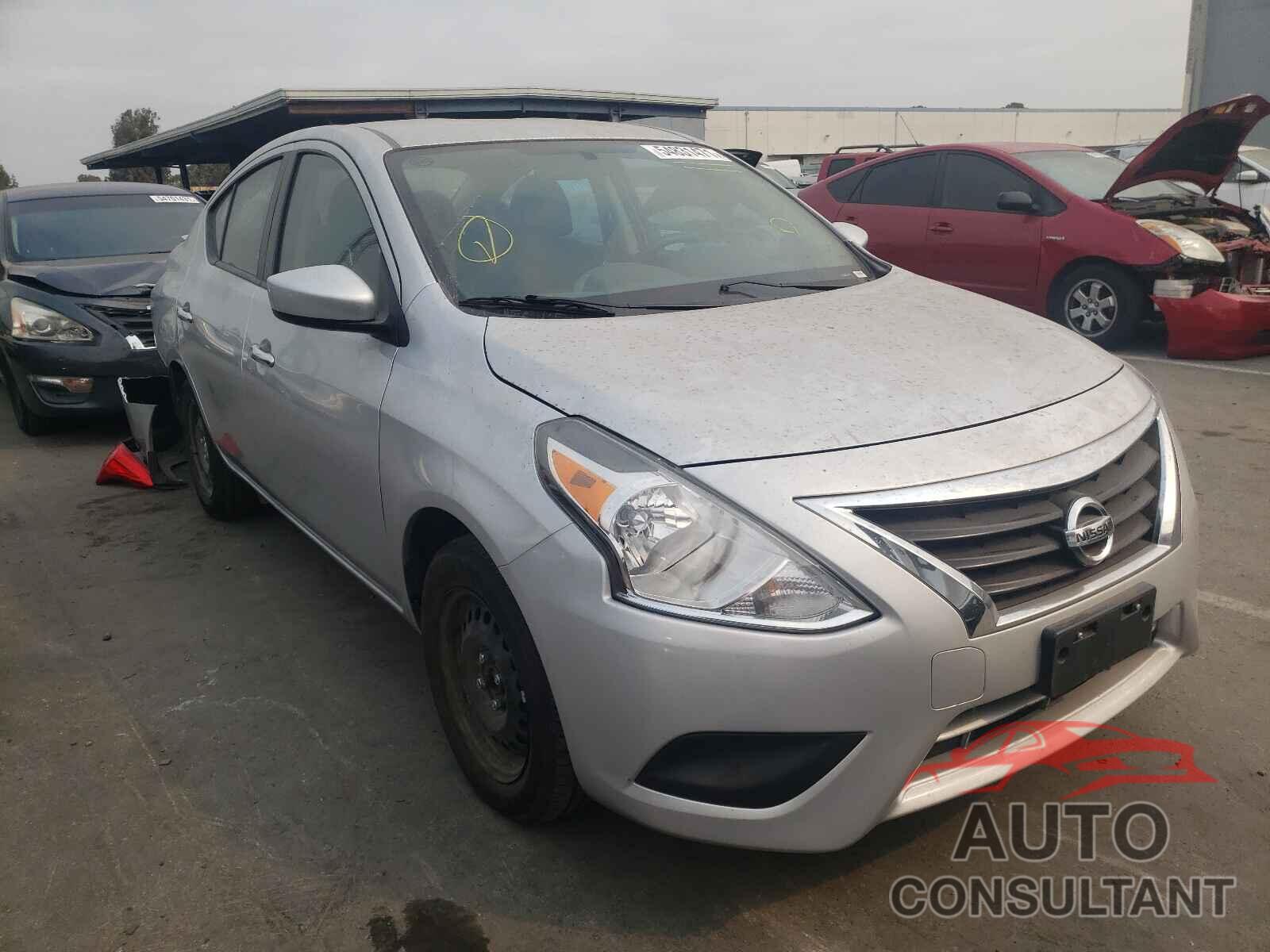 NISSAN VERSA 2019 - 3N1CN7AP5KL818268