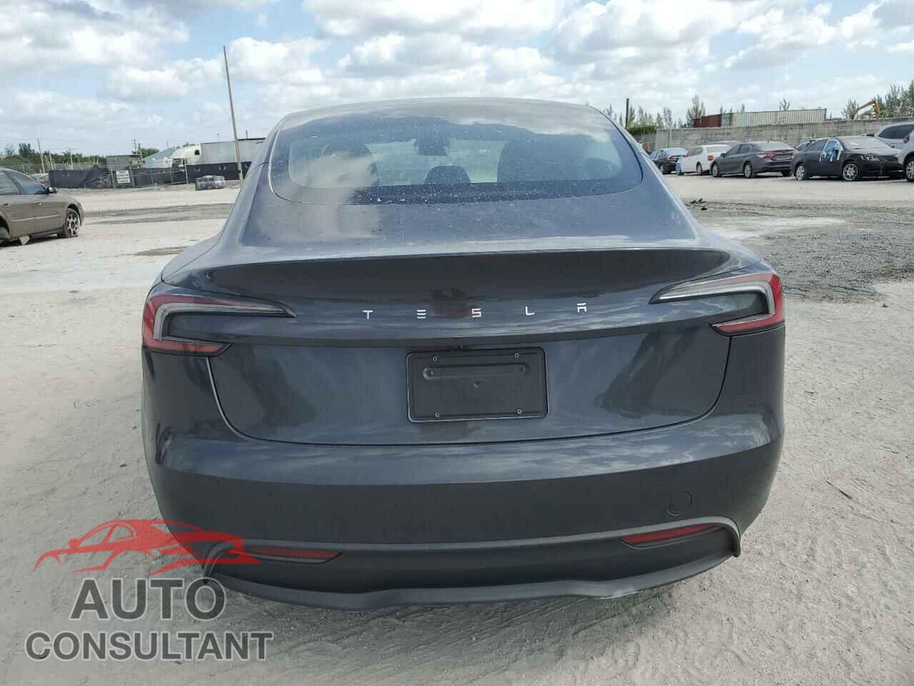 TESLA MODEL 3 2025 - 5YJ3E1EA9SF903788