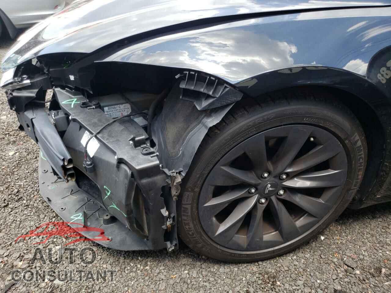 TESLA MODEL S 2018 - 5YJSA1E21JF243485