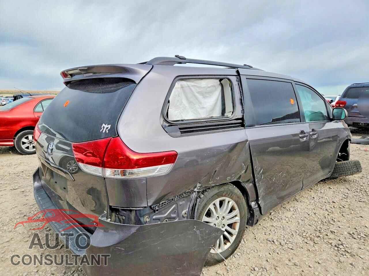 TOYOTA SIENNA 2013 - 5TDYK3DC5DS373539