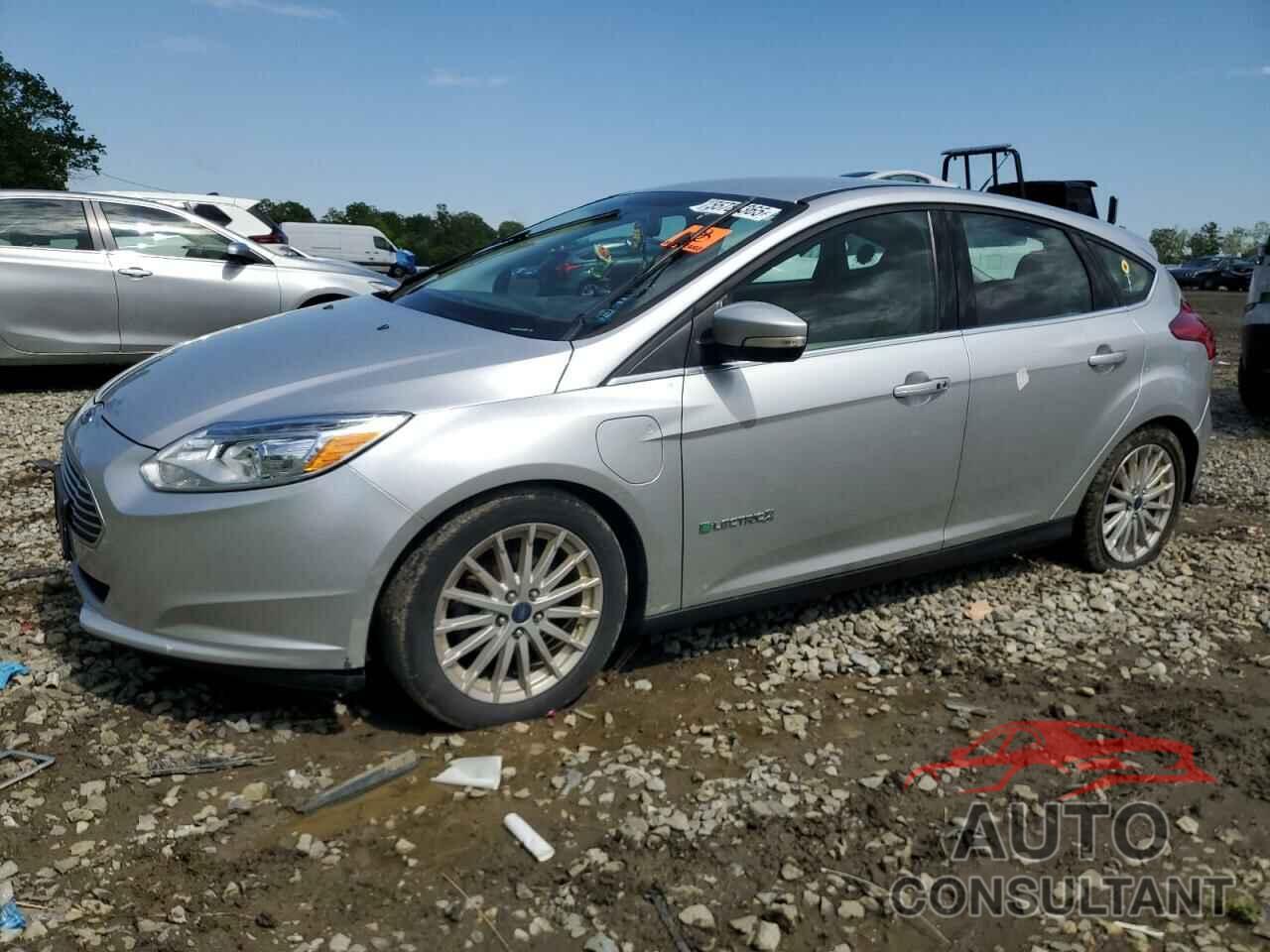 FORD FOCUS 2018 - 1FADP3R47JL225963