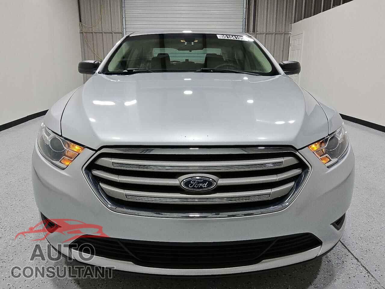 FORD TAURUS 2017 - 1FAHP2D88HG118204
