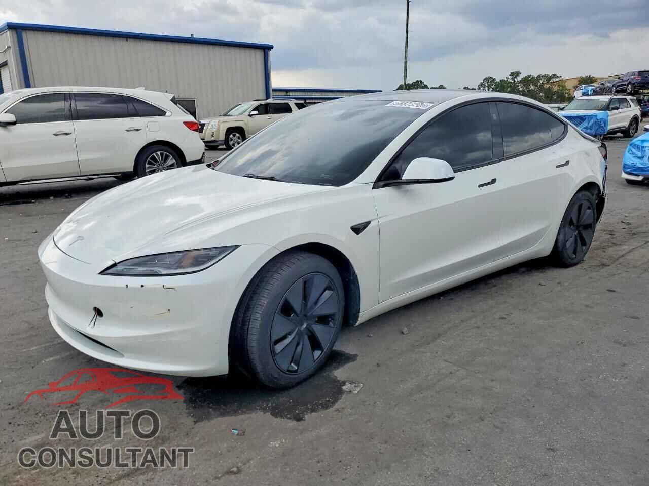 TESLA MODEL 3 2024 - 5YJ3E1EA9RF744085