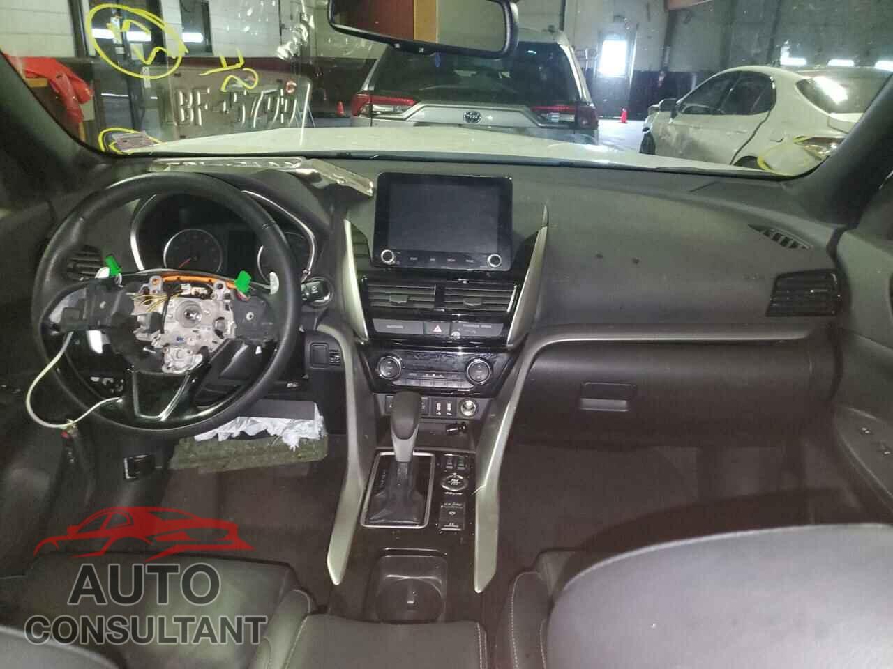 MITSUBISHI ECLIPSE 2023 - JA4ATWAA5PZ038197