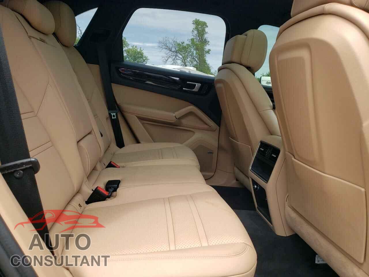 PORSCHE CAYENNE 2022 - WP1AA2AY0NDA04856