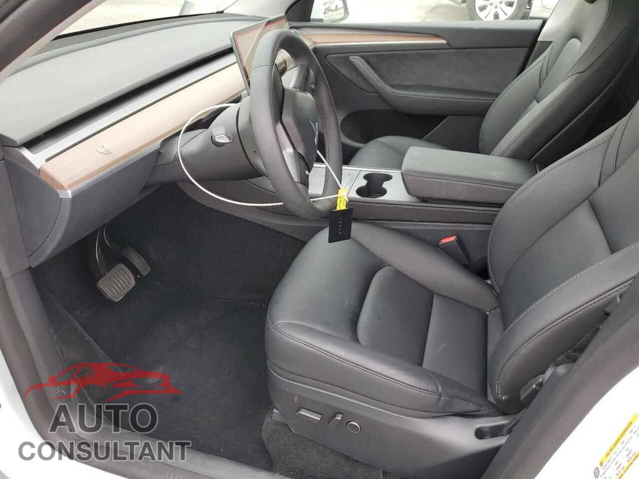 TESLA MODEL Y 2024 - 7SAYGDED4RF213648