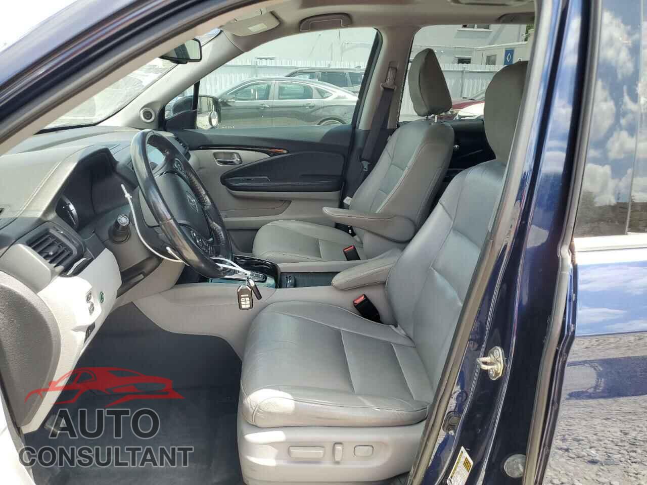 HONDA PILOT 2017 - 5FNYF5H90HB007531