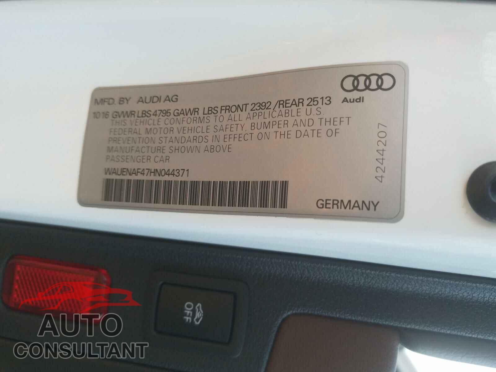 AUDI A4 2017 - WAUENAF47HN044371