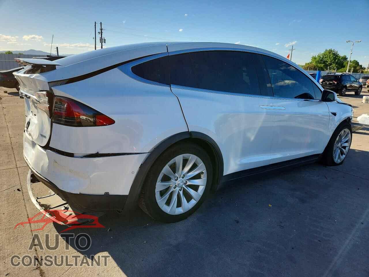 TESLA MODEL X 2017 - 5YJXCBE22HF044722