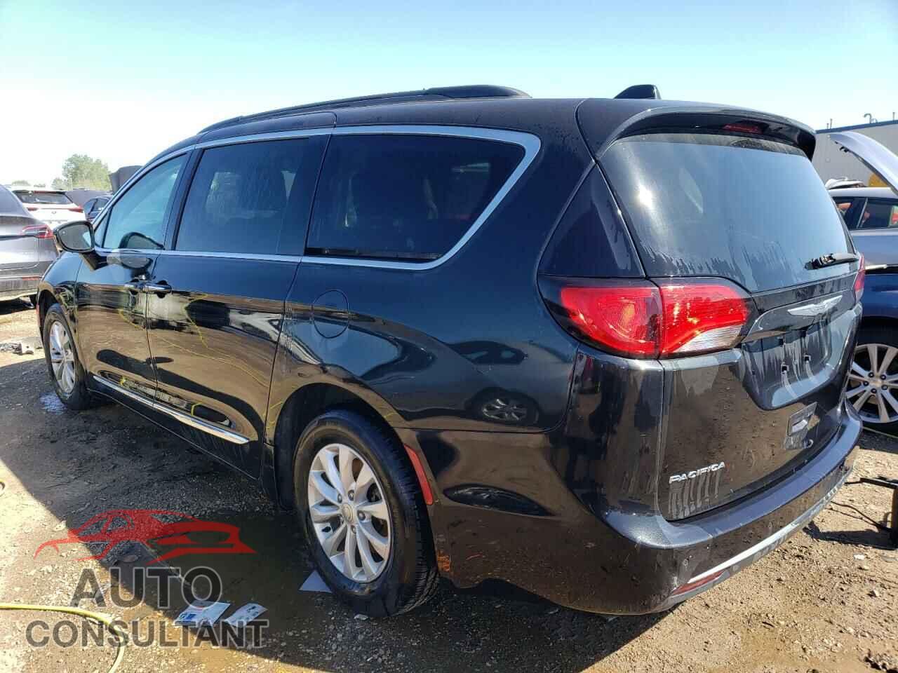 CHRYSLER PACIFICA 2017 - 2C4RC1BG2HR743629