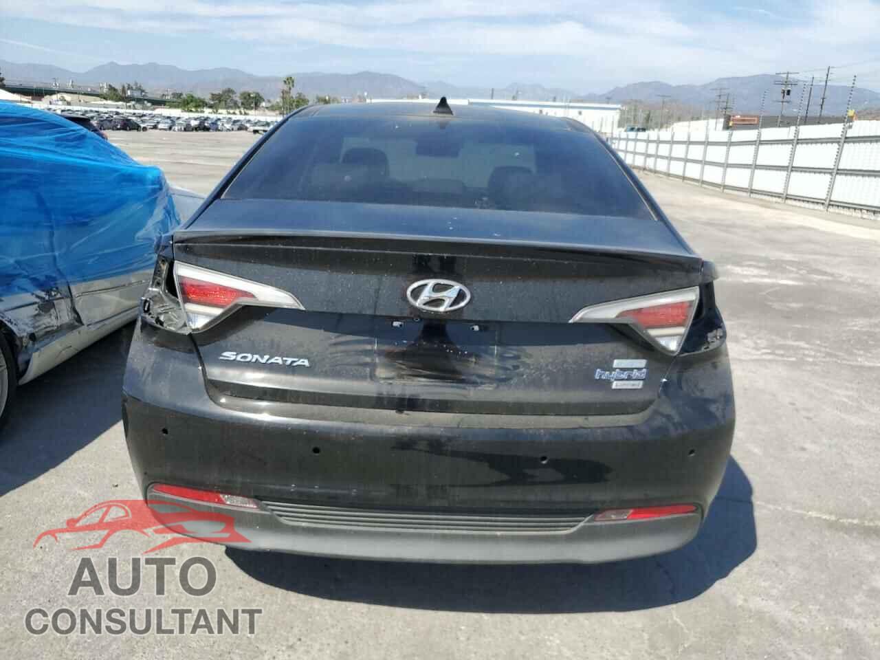 HYUNDAI SONATA 2017 - KMHE34L13HA046089