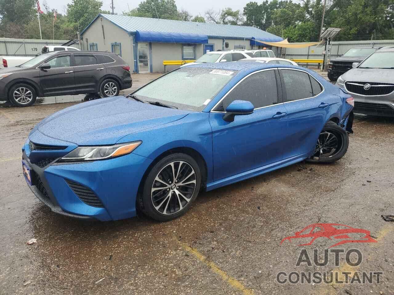 TOYOTA CAMRY 2018 - 4T1B11HK7JU049140