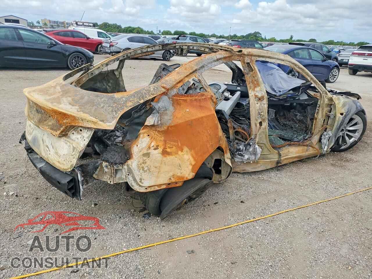 TESLA MODEL 3 2022 - 5YJ3E1EA0NF371352