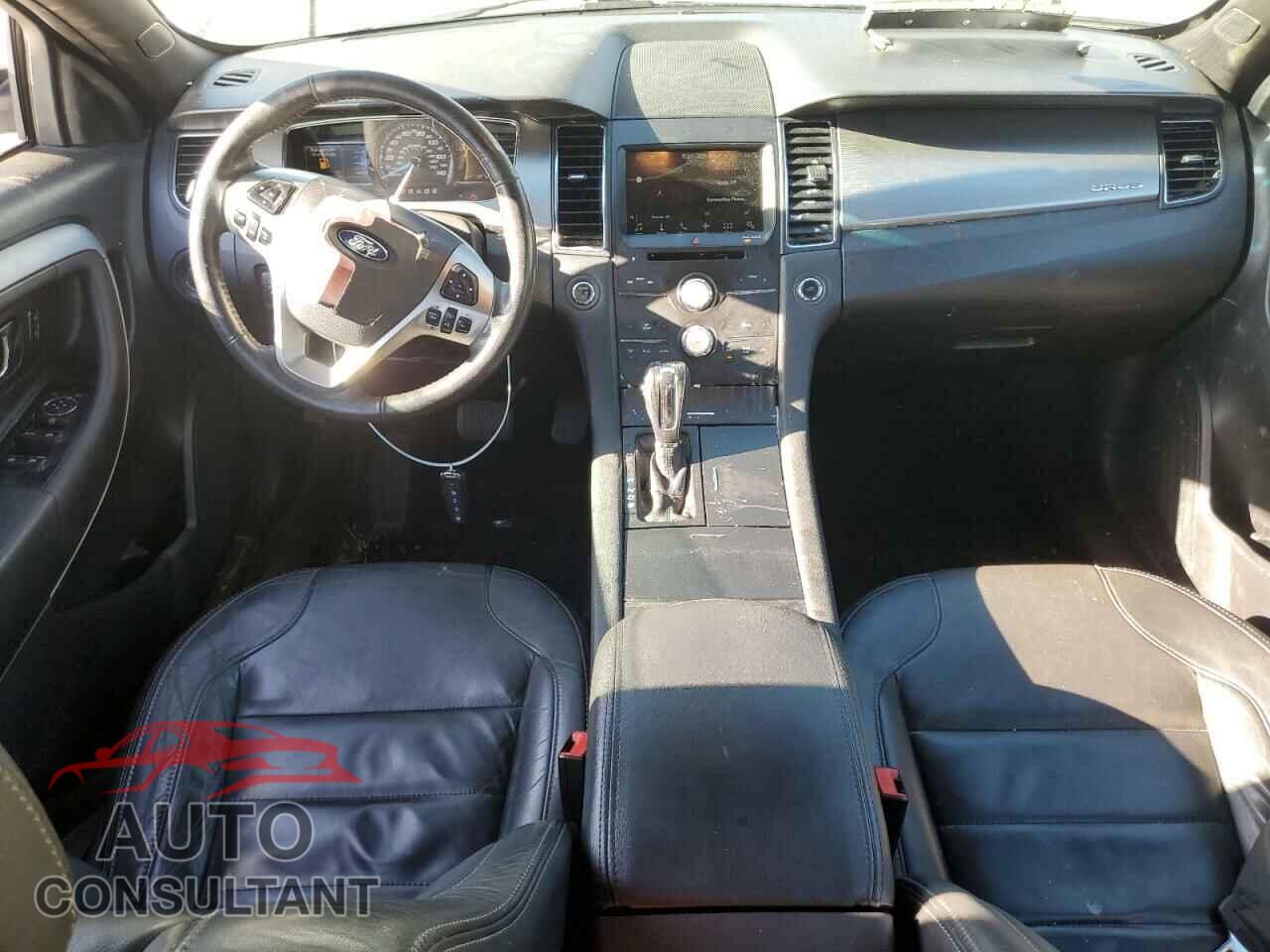 FORD TAURUS 2017 - 1FAHP2E80HG128630
