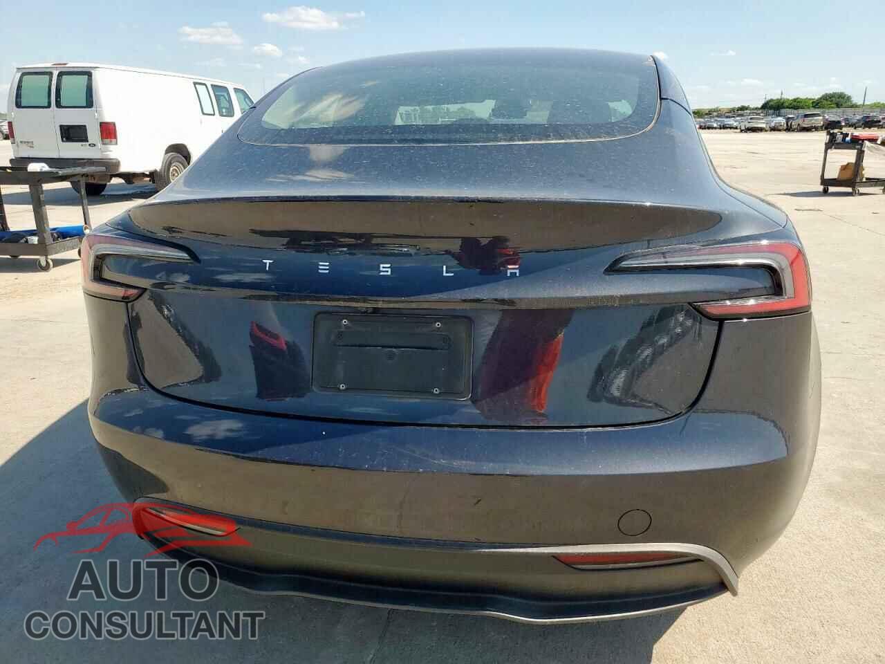 TESLA MODEL 3 2024 - 5YJ3E1EA4RF726318