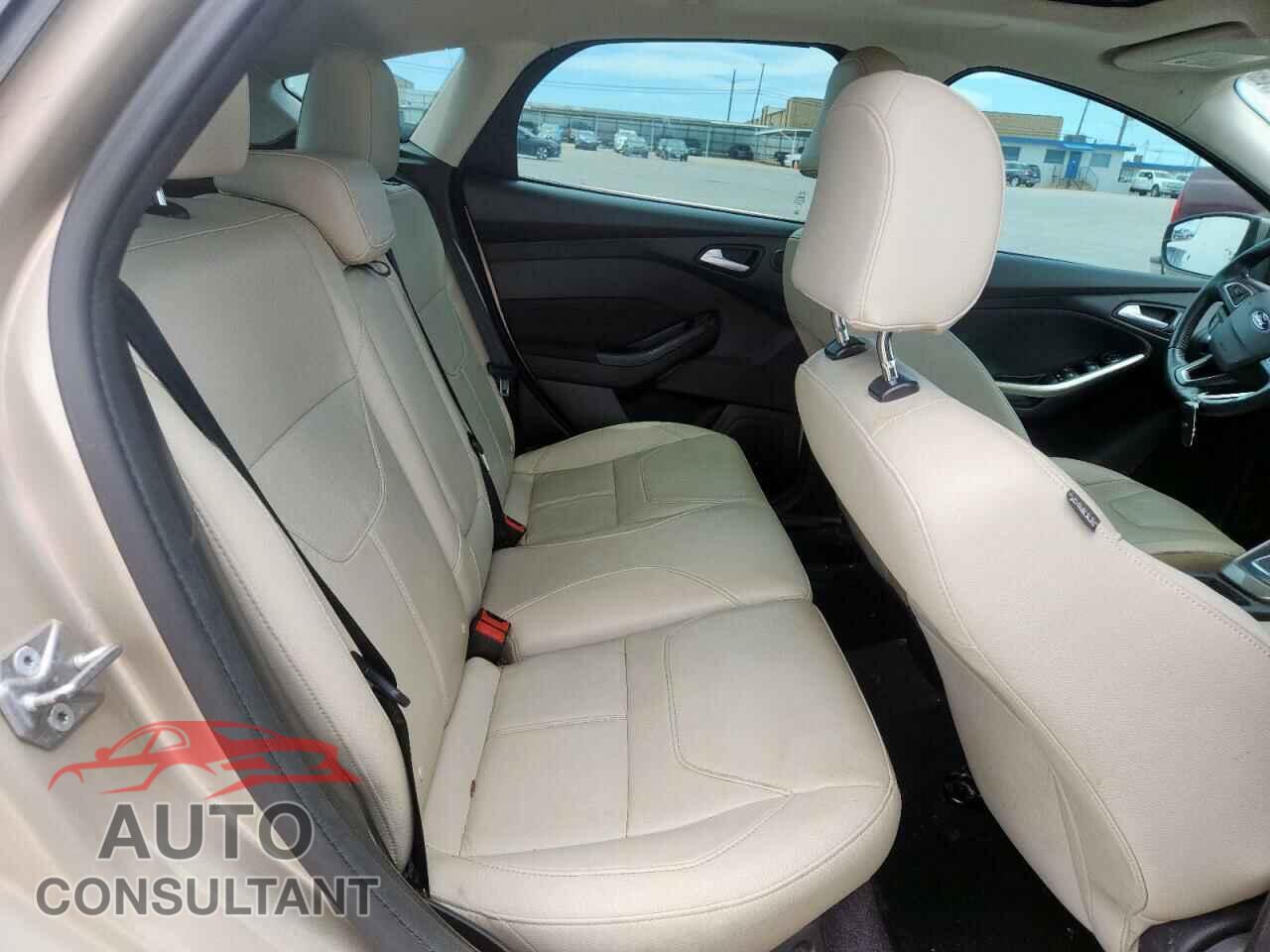 FORD FOCUS 2017 - 1FADP3N22HL266807