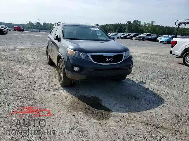 KIA SORENTO 2013 - 5XYKTCA65DG314182