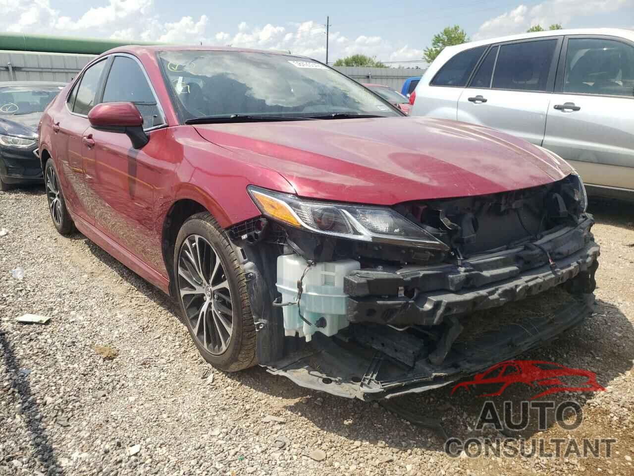TOYOTA CAMRY 2018 - 4T1B11HK0JU569860