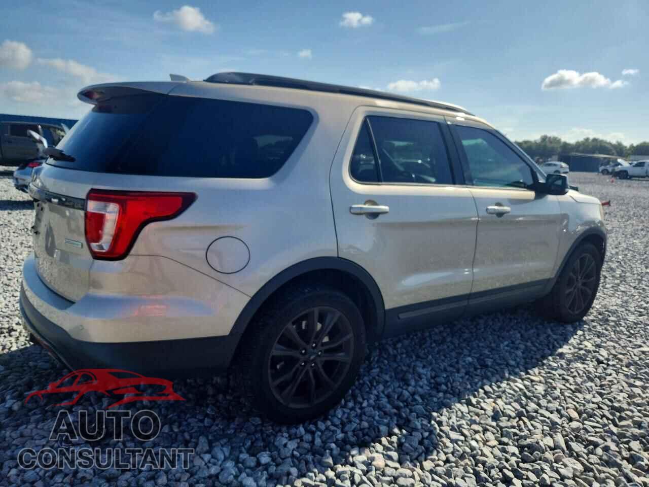 FORD EXPLORER 2017 - 1FM5K7DHXHGD00197